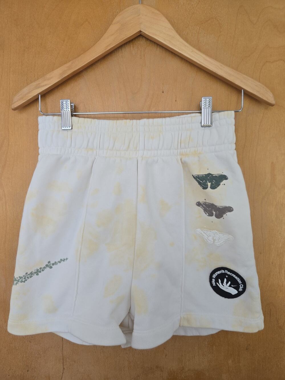Nike Women’s Recreation Club Med. Tie Dye Sports Shorts White Cloud Butterfly S